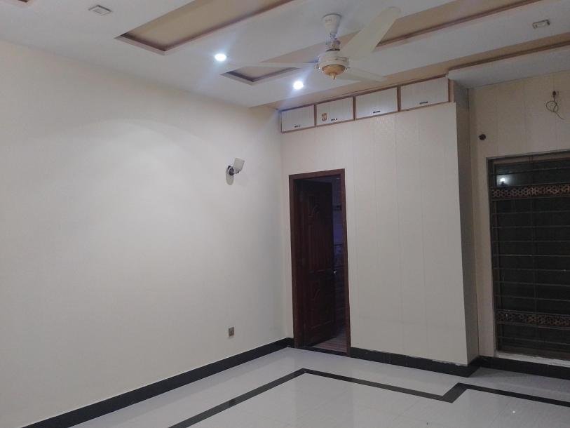 1 Kanal Upper Portion Available for Rent-2