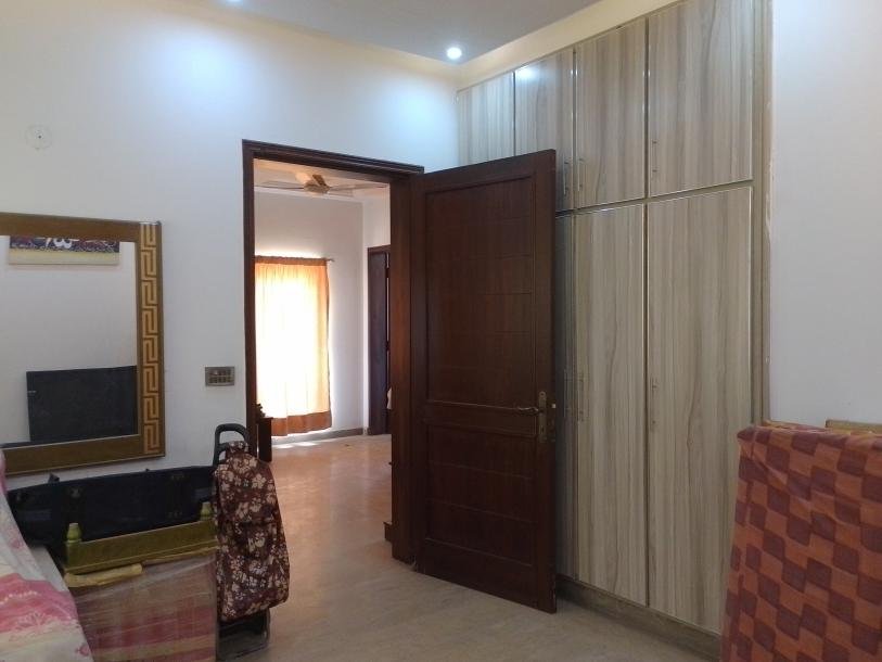 10 Marla Full Like New House Available for Rent in Bahria Town Lahore-8