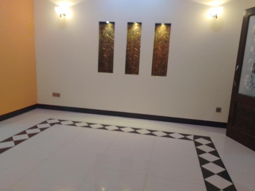 1 Kanal Upper Portion Available for Rent-4