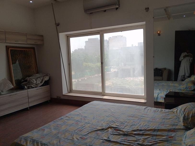 10 Marla Full Like New House Available for Rent in Bahria Town Lahore-4