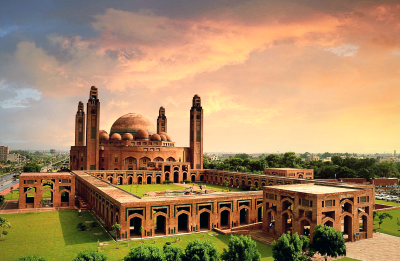 Exploring the Top 12 Real Estate Projects in Lahore